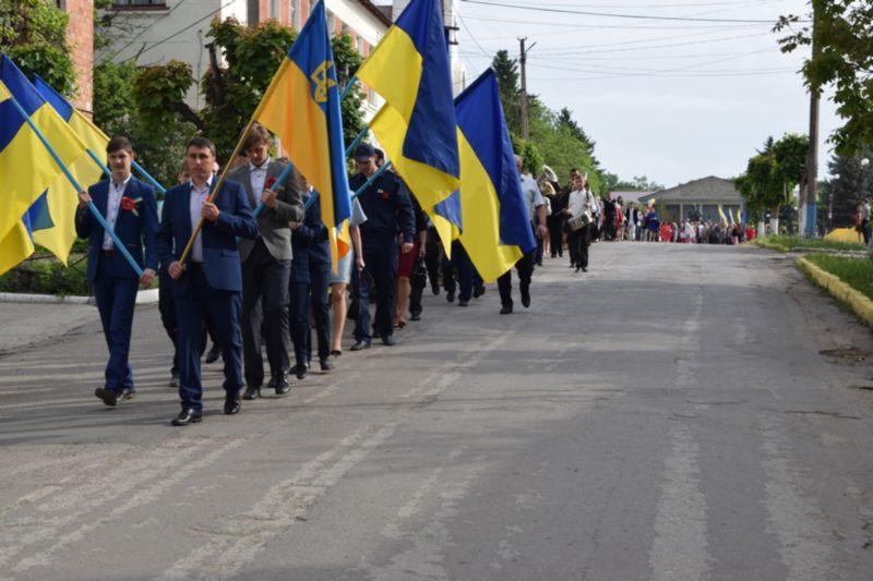 У Кельменцях відбувся мітинг з нагоди  73-ї річниці перемоги над нацизмом